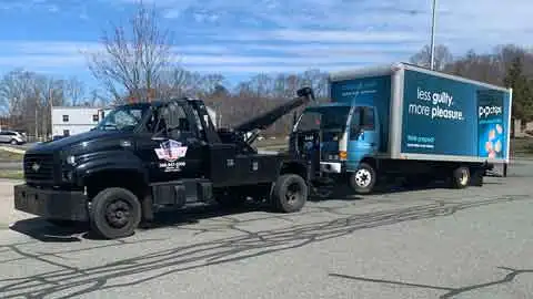 Box Truck Towing Middleboro MA